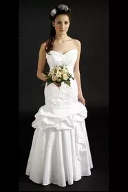 02. Elizabeth Nardo menyasszonyi ruha