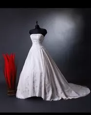 37. Klasszikus menyasszonyi ruha