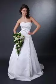 27. Elizabeth Nardo menyasszonyi ruha